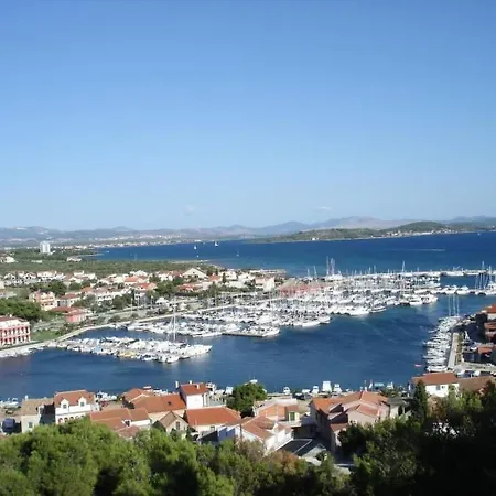 Gemuetliche Mit Terrasse By Interhome 公寓 *