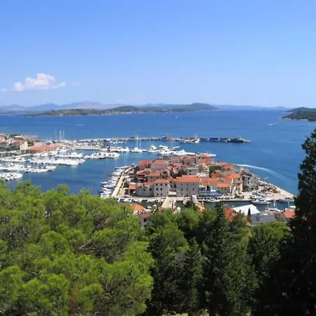 Gemuetliche Mit Terrasse By Interhome Daire Tribalj