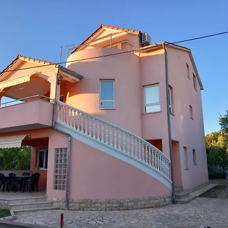 Gemuetliche Mit Terrasse By Interhome 公寓 *