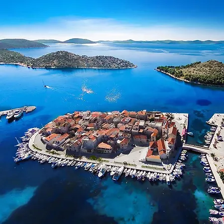 Gemuetliche Mit Terrasse By Interhome Tribalj