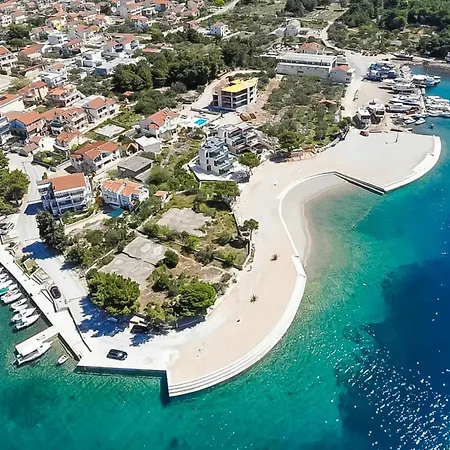 Gemuetliche Mit Terrasse By Interhome * Tribalj