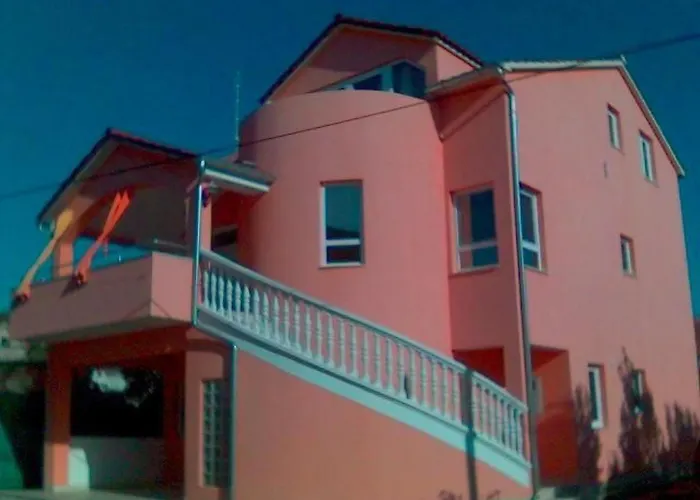 Apartamento Gemuetliche Mit Terrasse By Interhome *