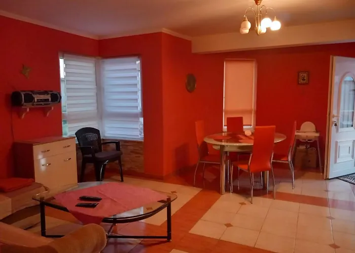 Gemuetliche Mit Terrasse By Interhome Apartamento Tribalj