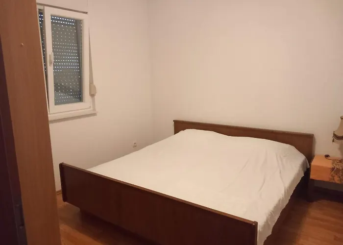 Gemuetliche Mit Terrasse By Interhome Daire *