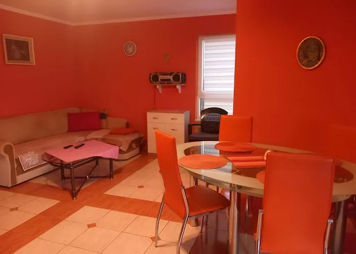 Daire Gemuetliche Mit Terrasse By Interhome