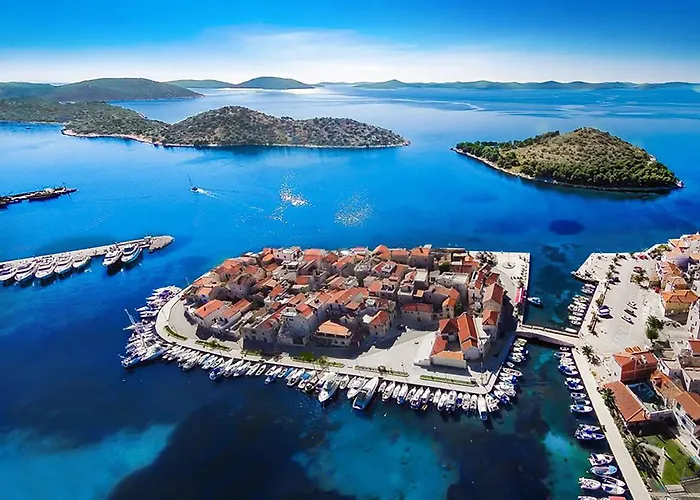 Gemuetliche Mit Terrasse By Interhome Tribalj