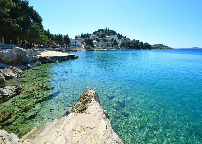 Gemuetliche Mit Terrasse By Interhome Daire